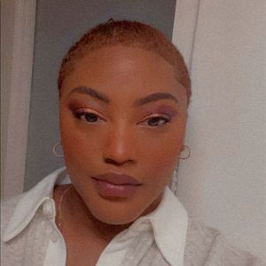 Meet your Posher, Lena